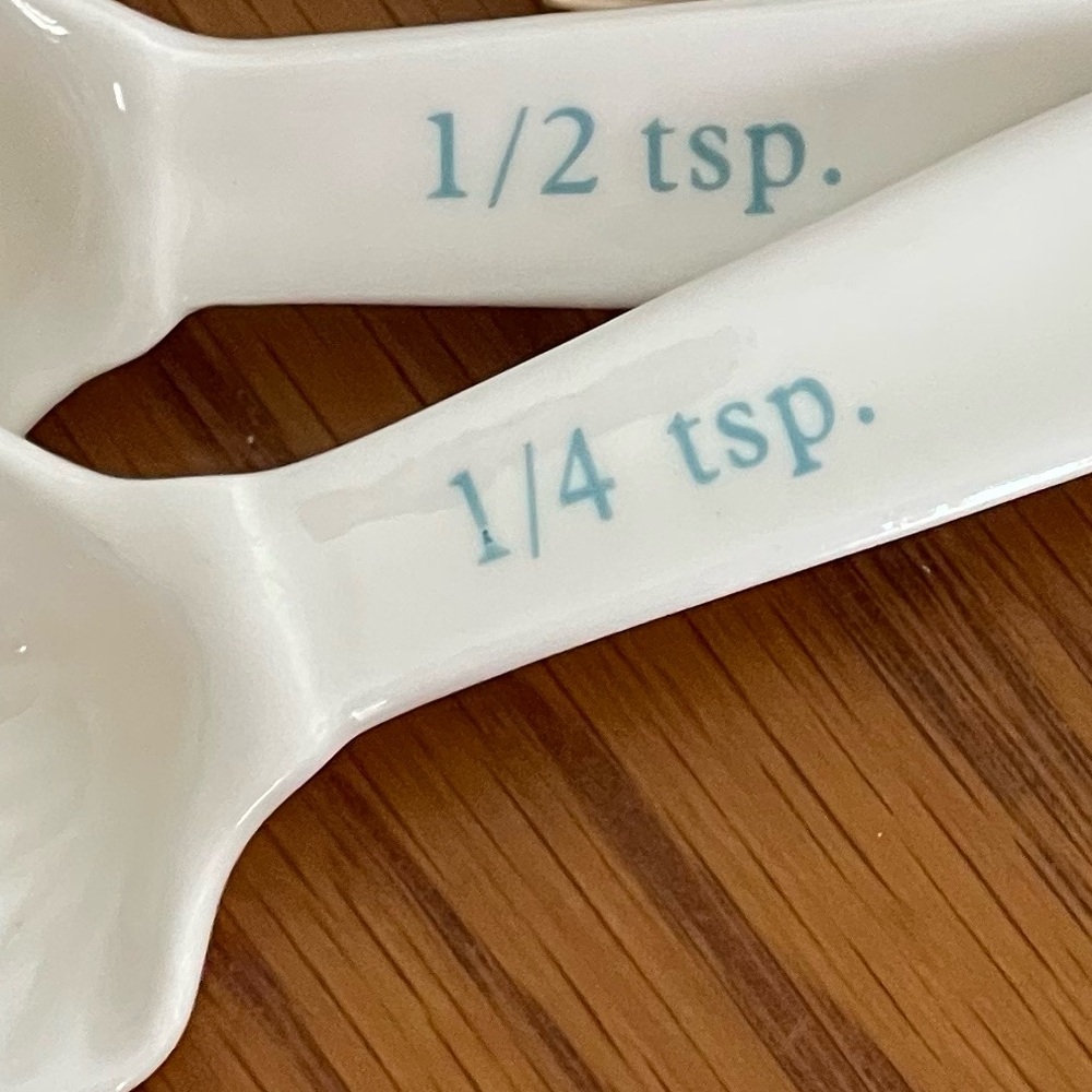 Cracker Barrel Stoneware Nesting Shell Measuring Spoons - Picture 12 of 14